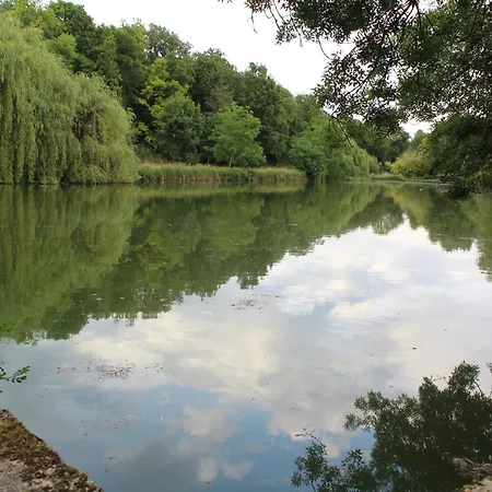 Les Granges D'antan - Le Refuge Du Forestier - Profitez D'un Nid Douillet Sans Eau Ni Electricite-g Campismo de Luxo Chalonnes-Sous-le-Lude